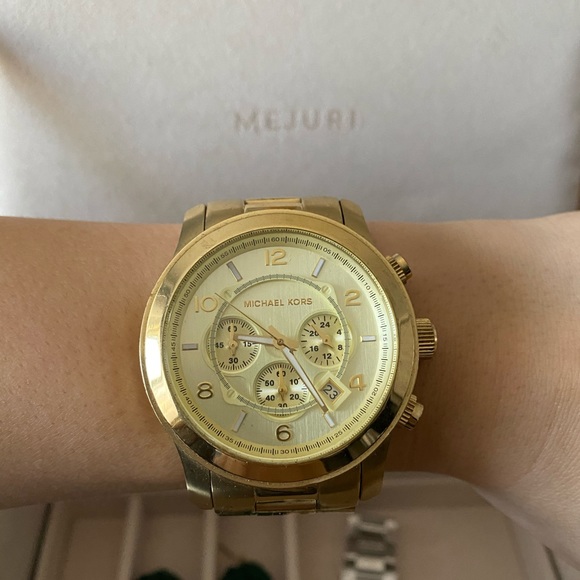 Michael Kors Runway Chronograph Watch - Picture 7 of 8